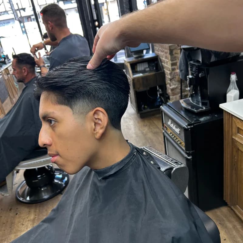 Frisor barbershop haircut