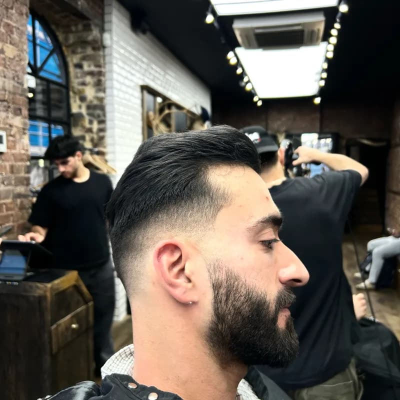 Frisor barbershop haircut