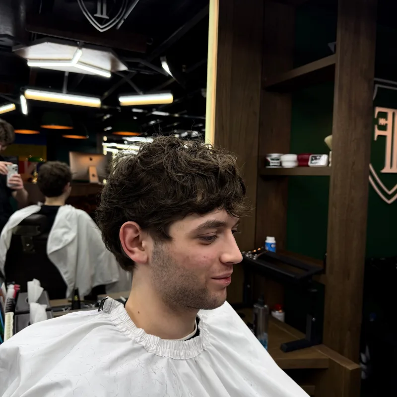 Frisor barbershop haircut
